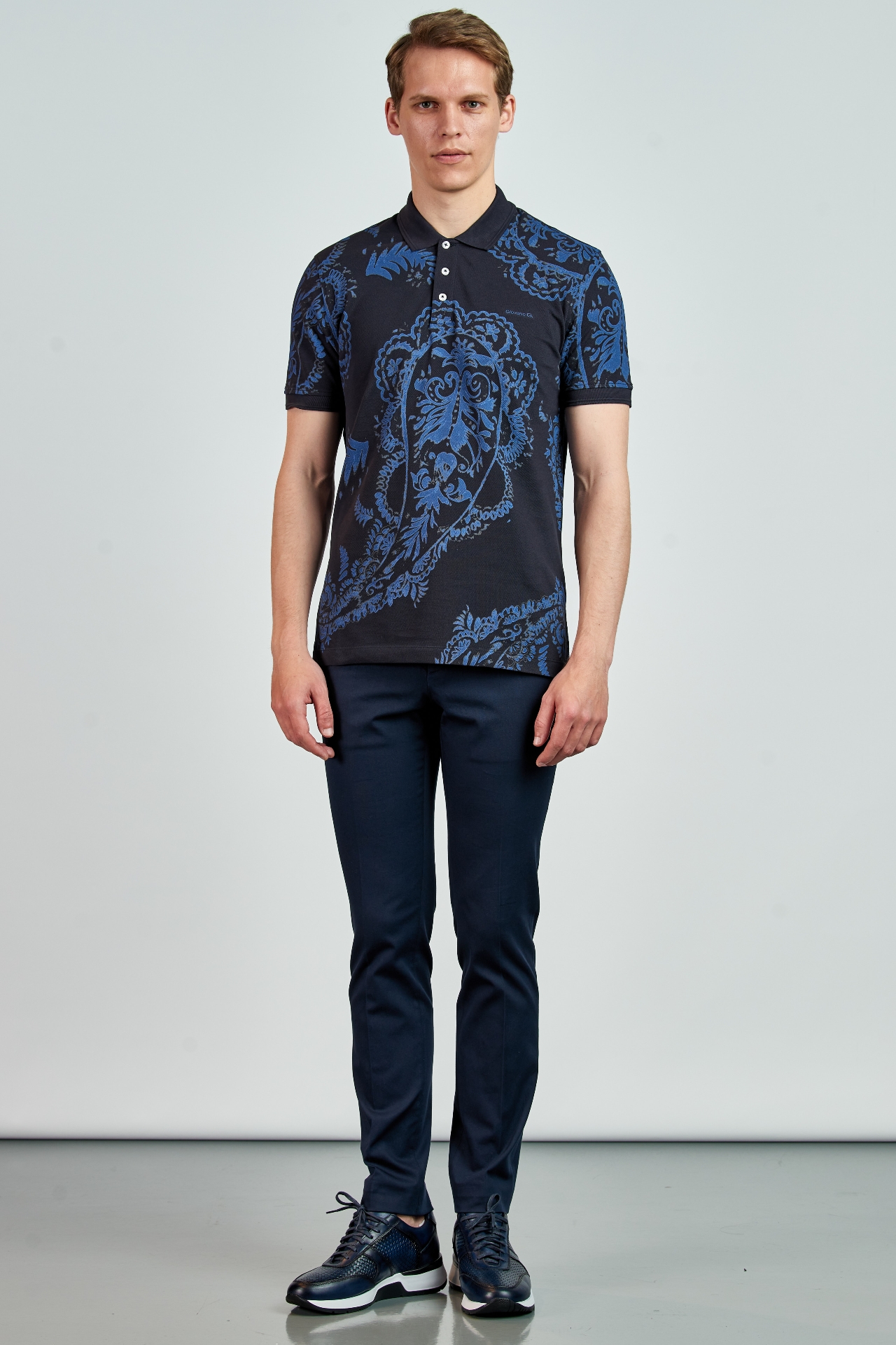Picture of Giovane G. Designers T-shirt