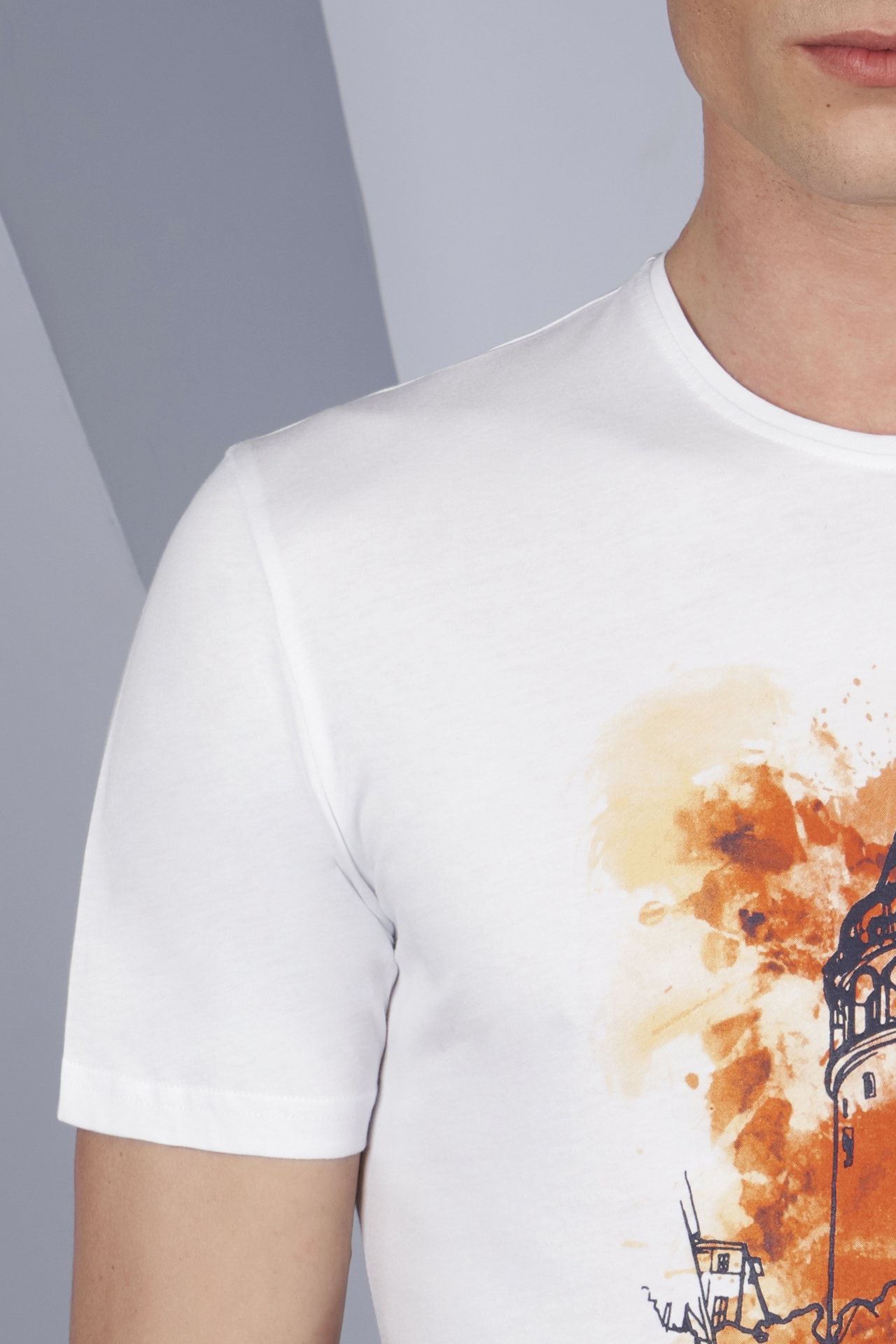 Picture of Giovane G. Designers T-shirt