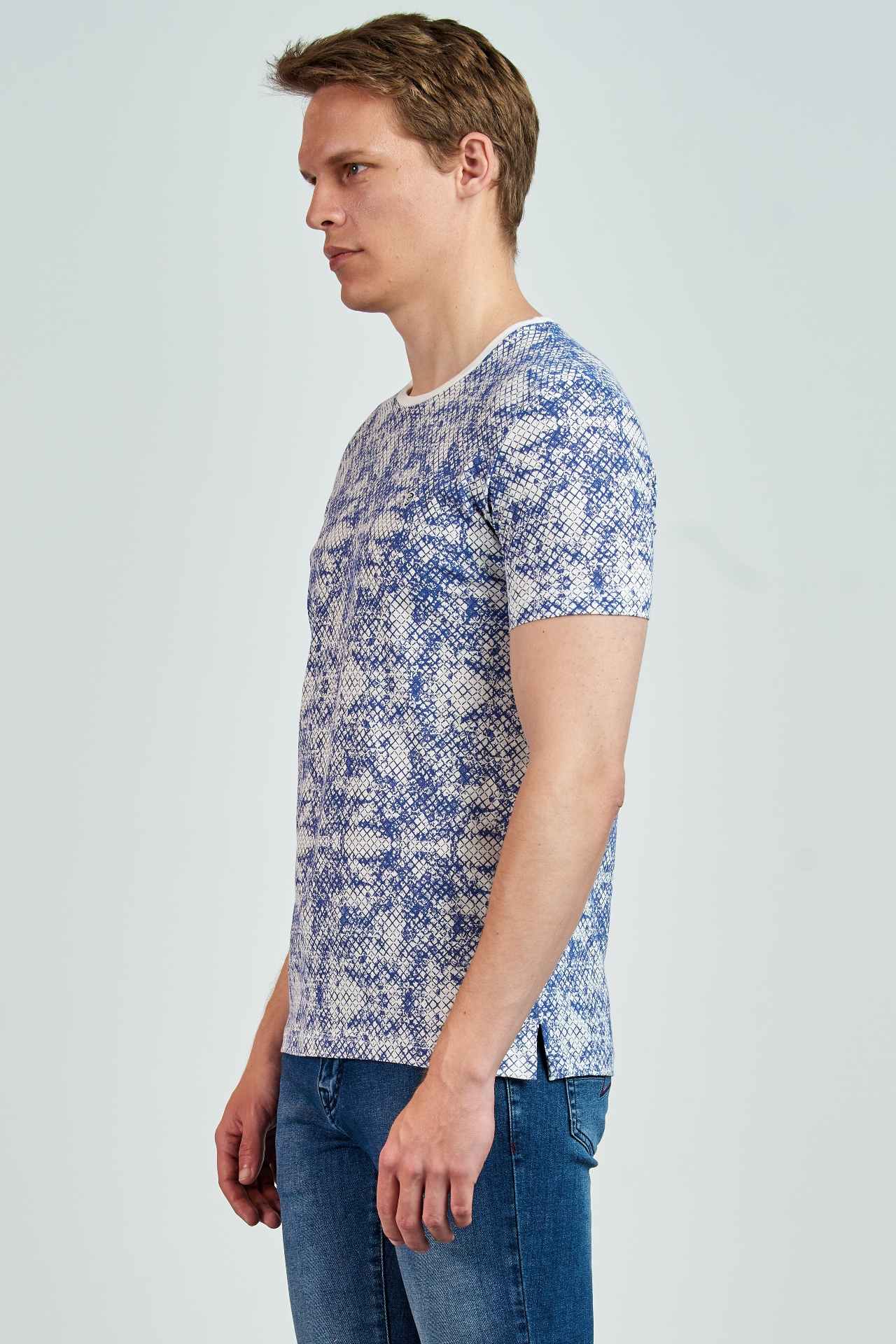 Picture of Giovane G. Designers T-shirt