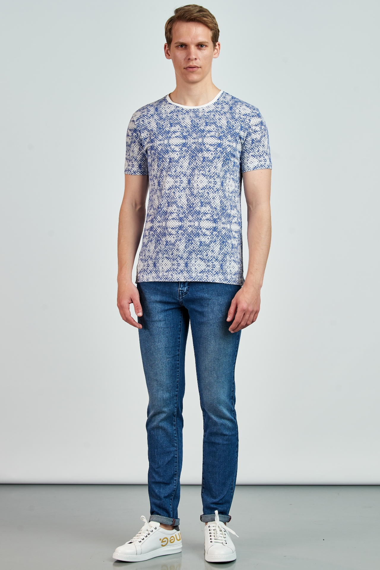 Picture of Giovane G. Designers T-shirt