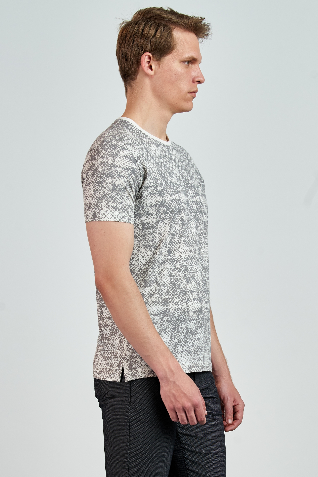 Picture of Giovane G. Designers T-shirt