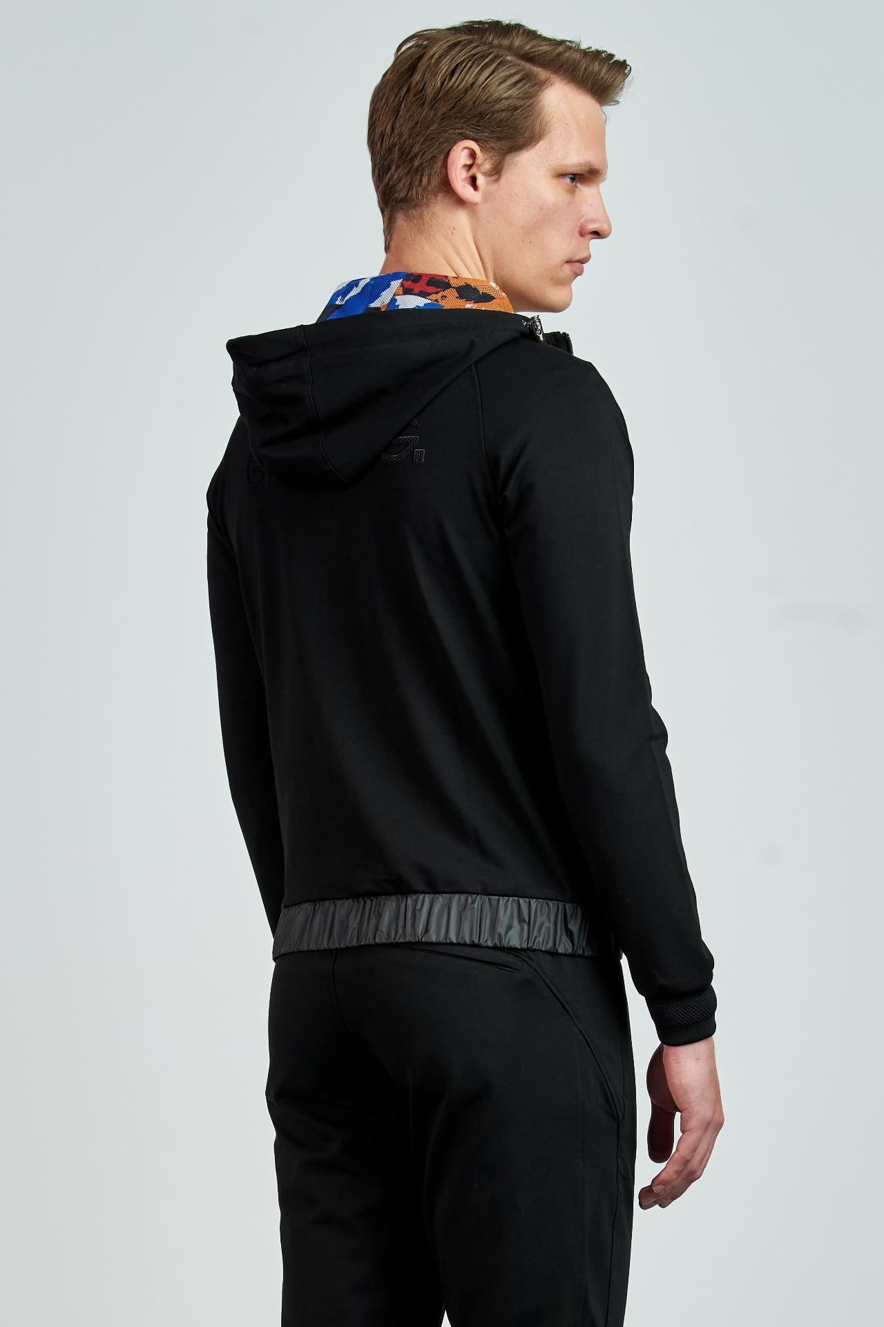 Picture of Giovane G. Designers Tracksuit