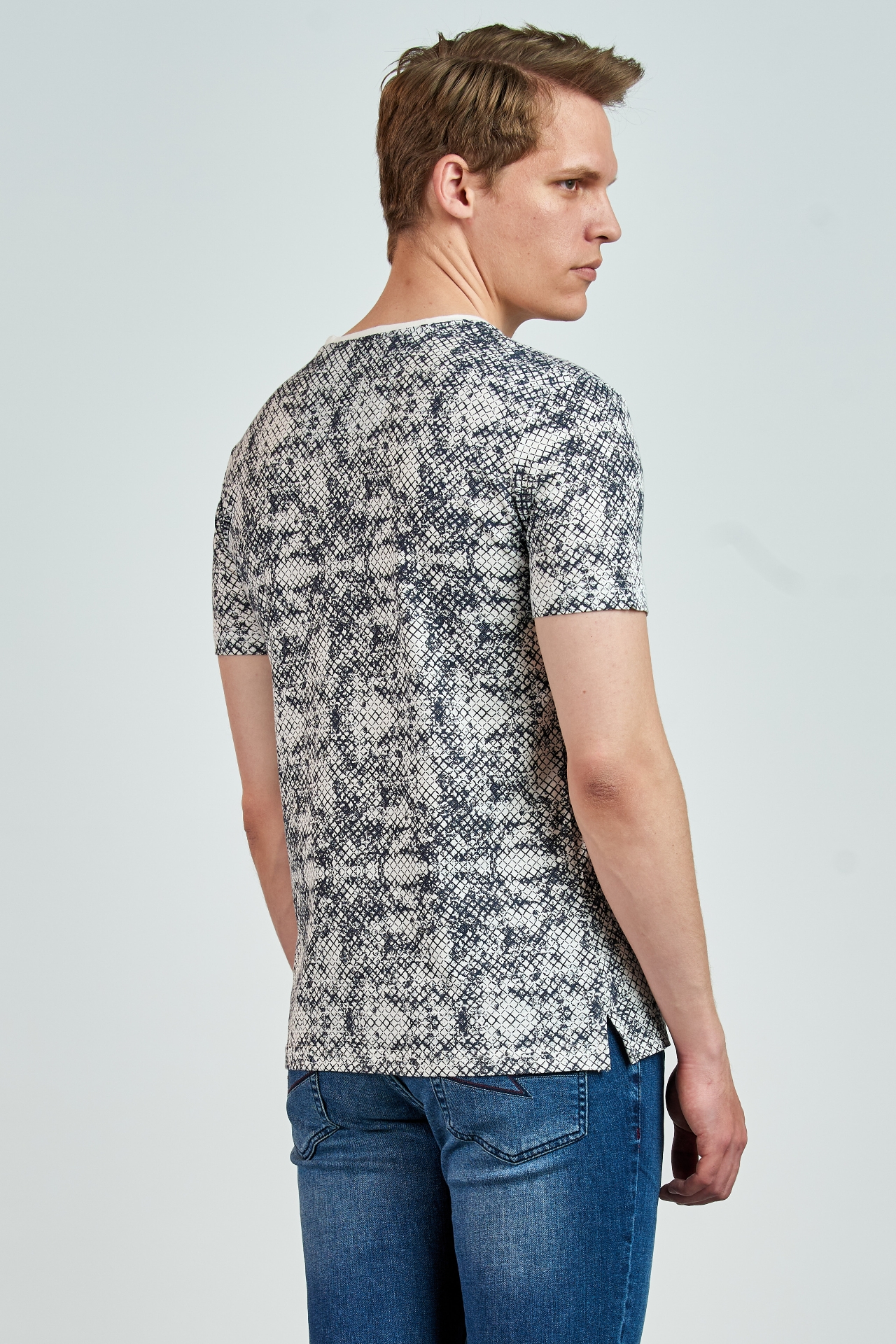 Picture of Giovane G. Designers T-shirt