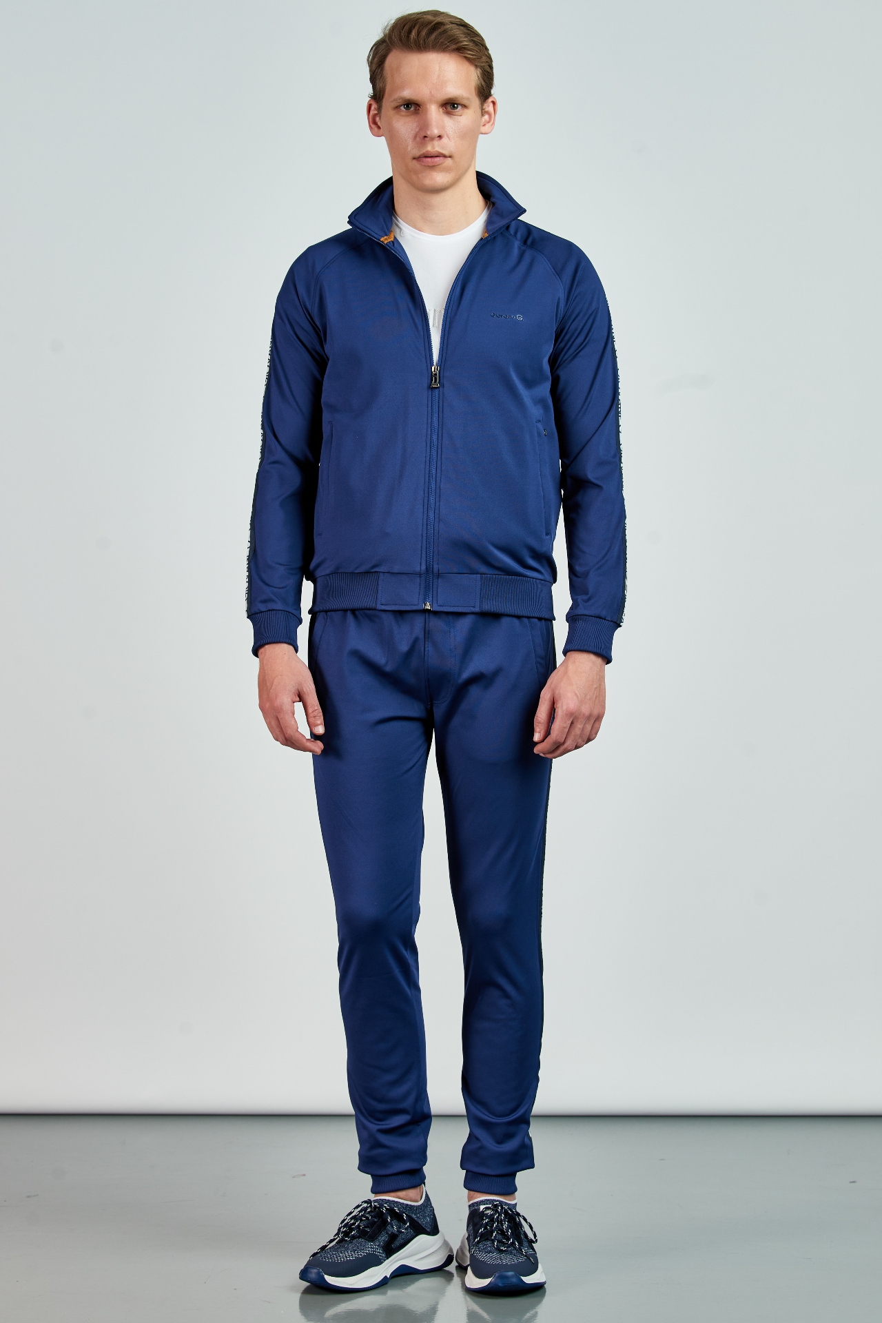 Picture of Giovane G. Designers Tracksuit