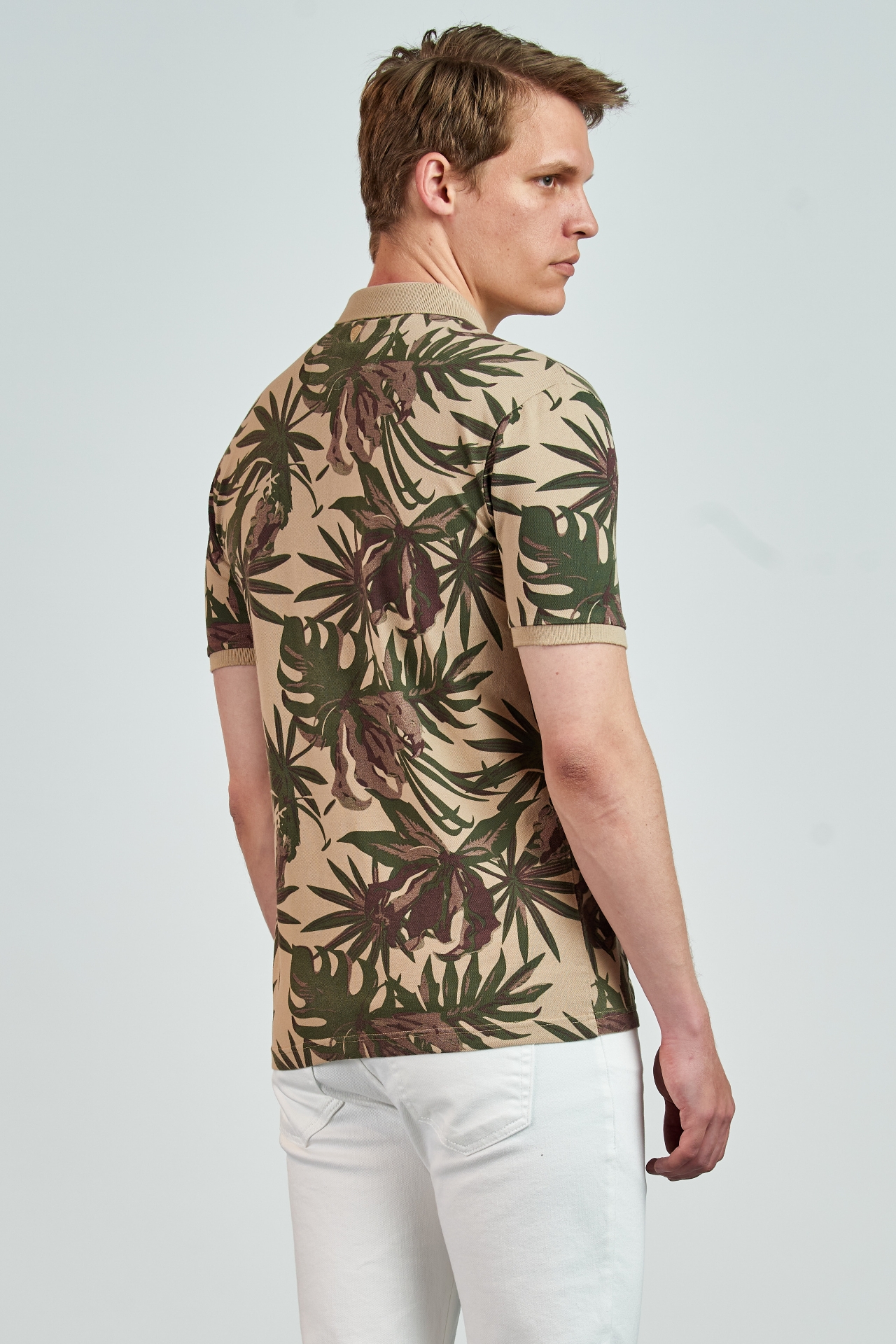 Picture of Giovane G. Designers T-shirt