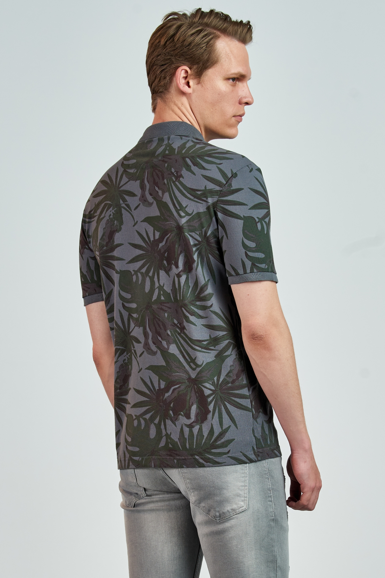 Picture of Giovane G. Designers T-shirt