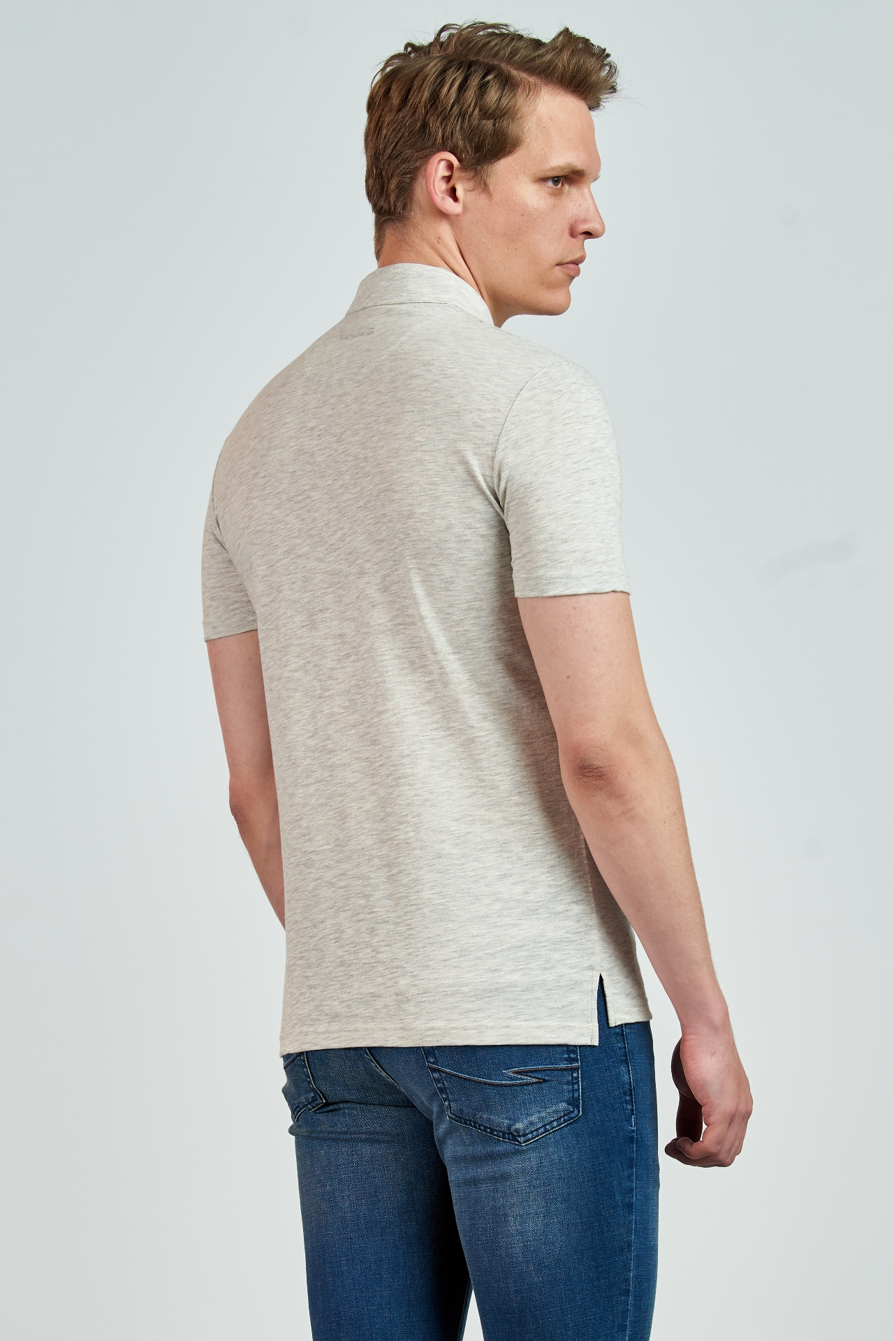 Picture of Giovane G. Designers T-shirt
