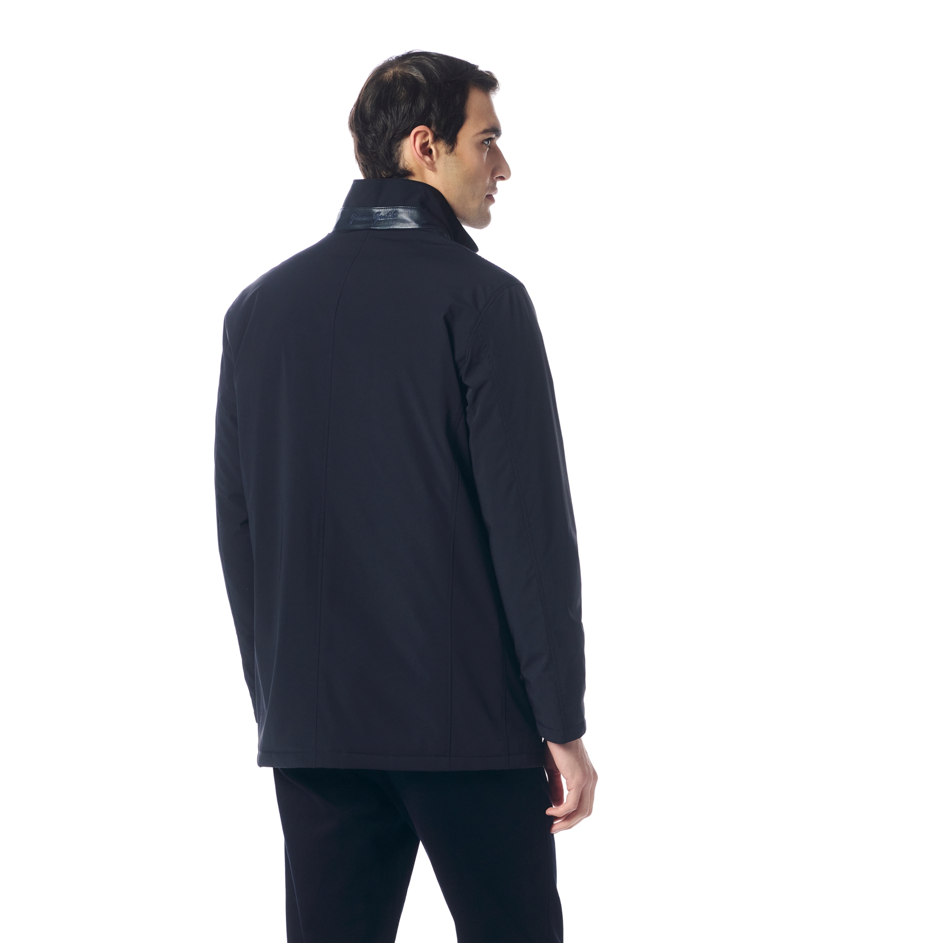 Picture of Giovane Gentile Mont / Kaban