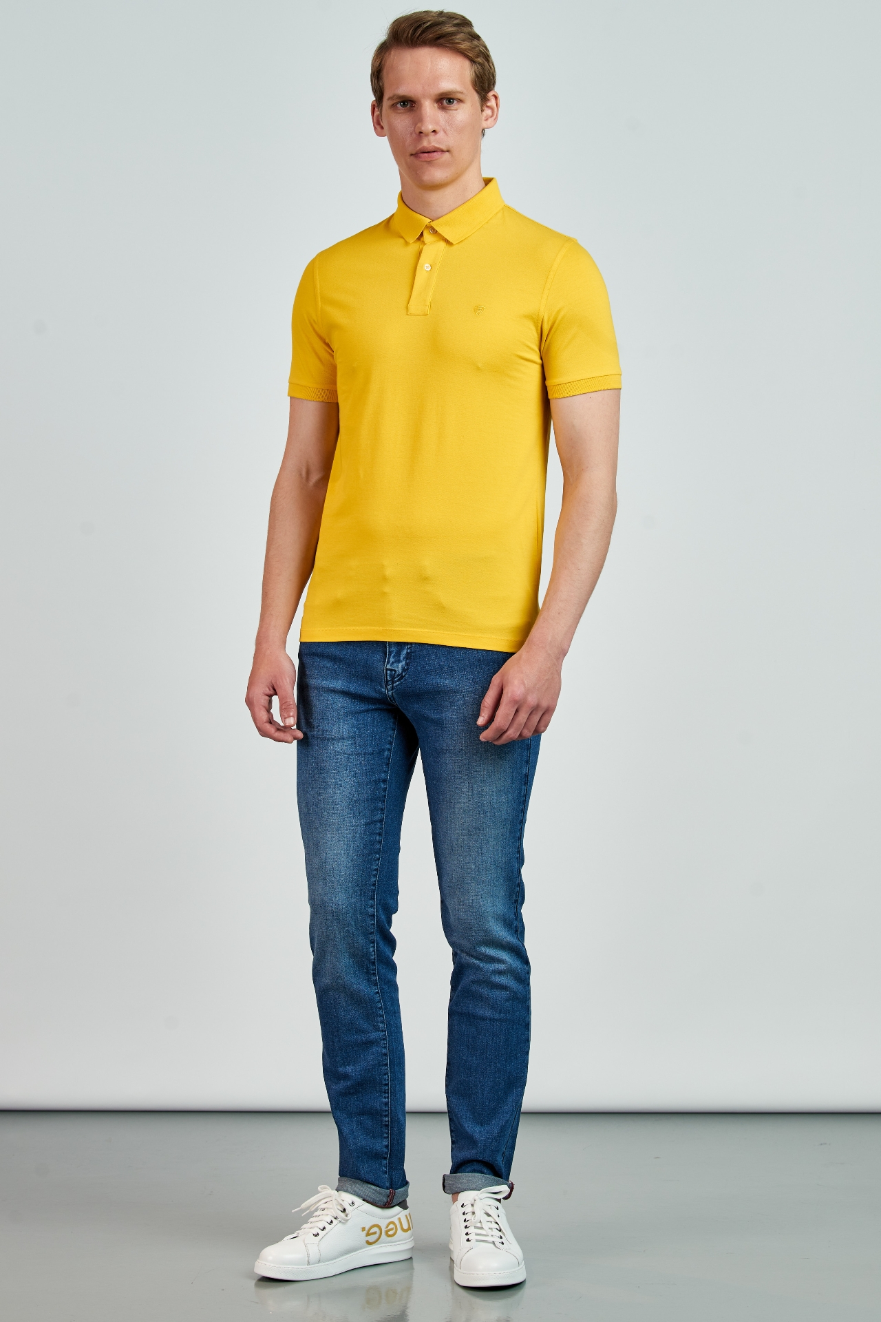 Picture of Giovane G. Designers T-shirt