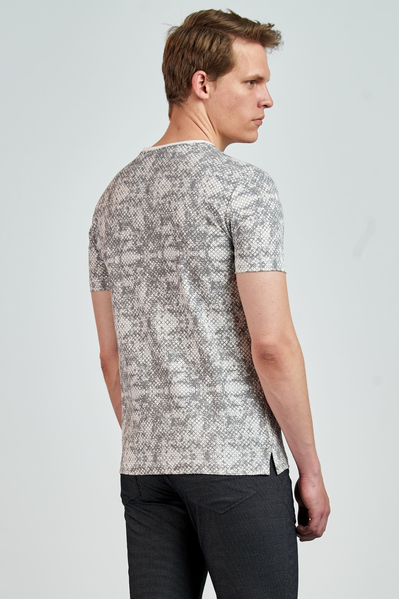 Picture of Giovane G. Designers T-shirt