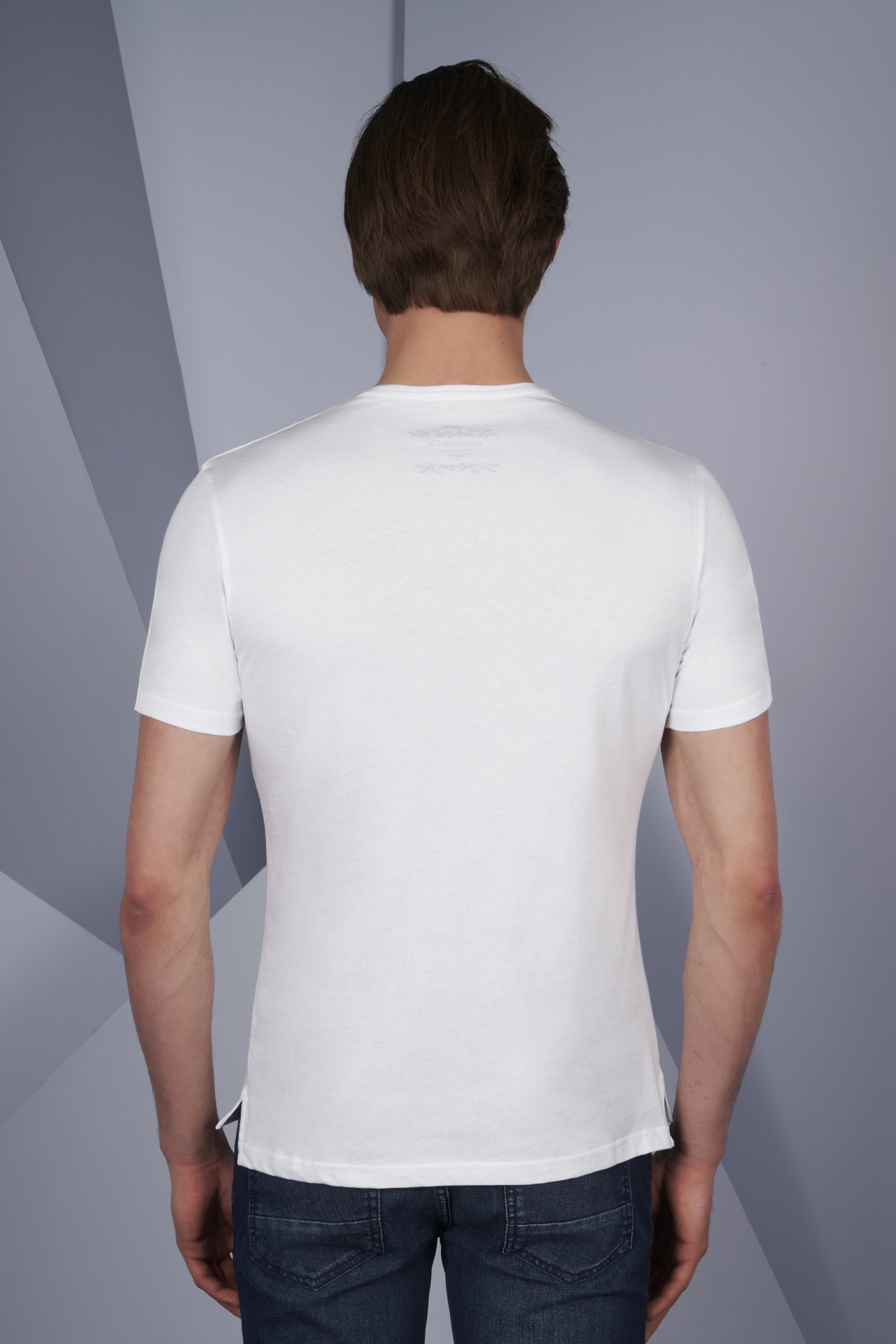Picture of Giovane G. Designers T-shirt