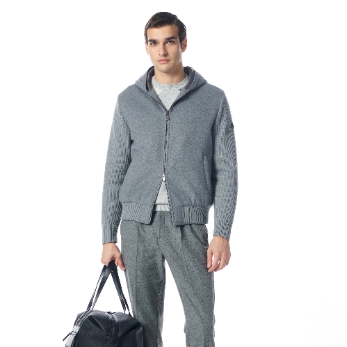 Picture of Giovane Gentile Mont / Kaban