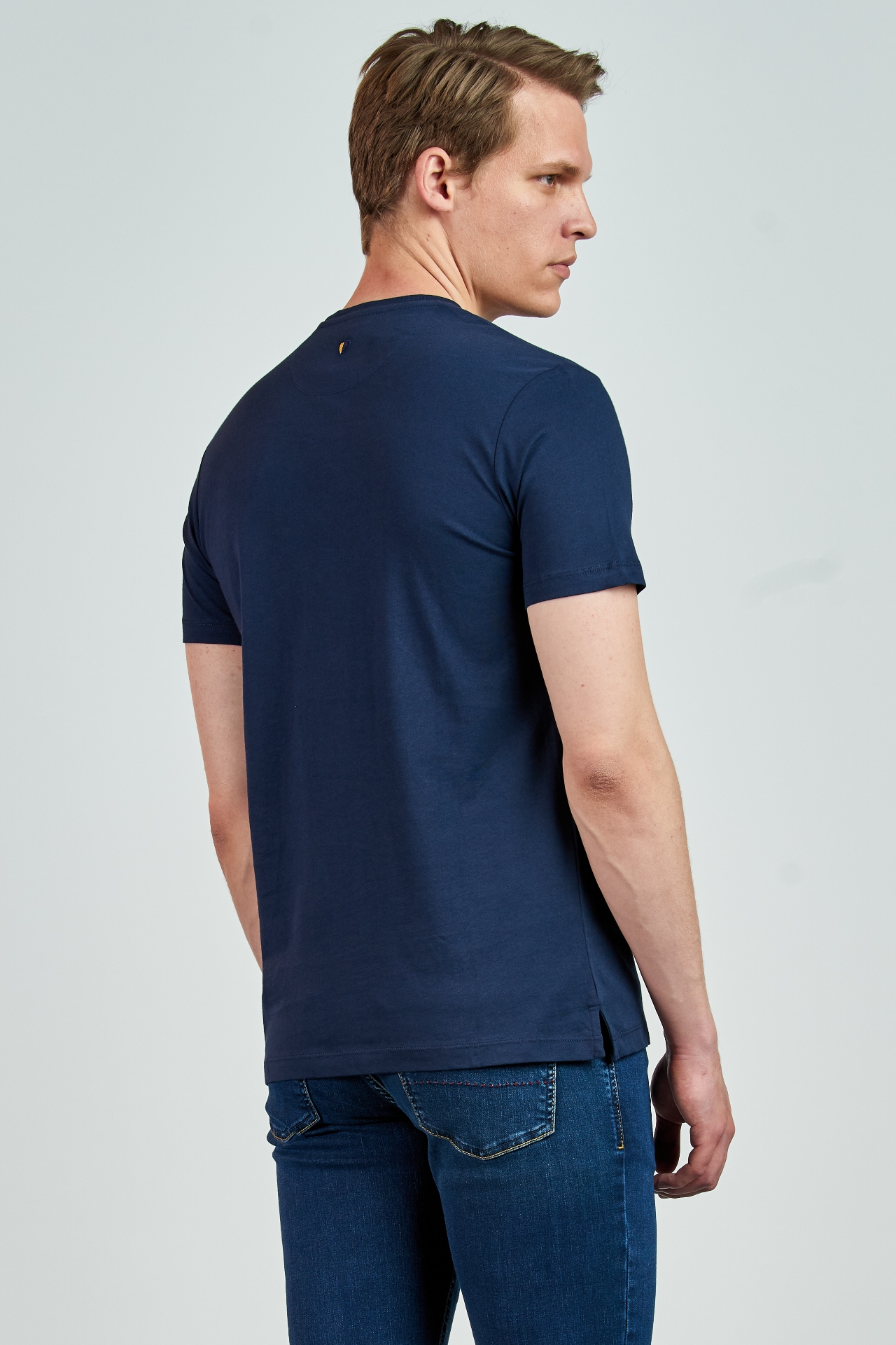 Picture of Giovane Gentile T-shirt
