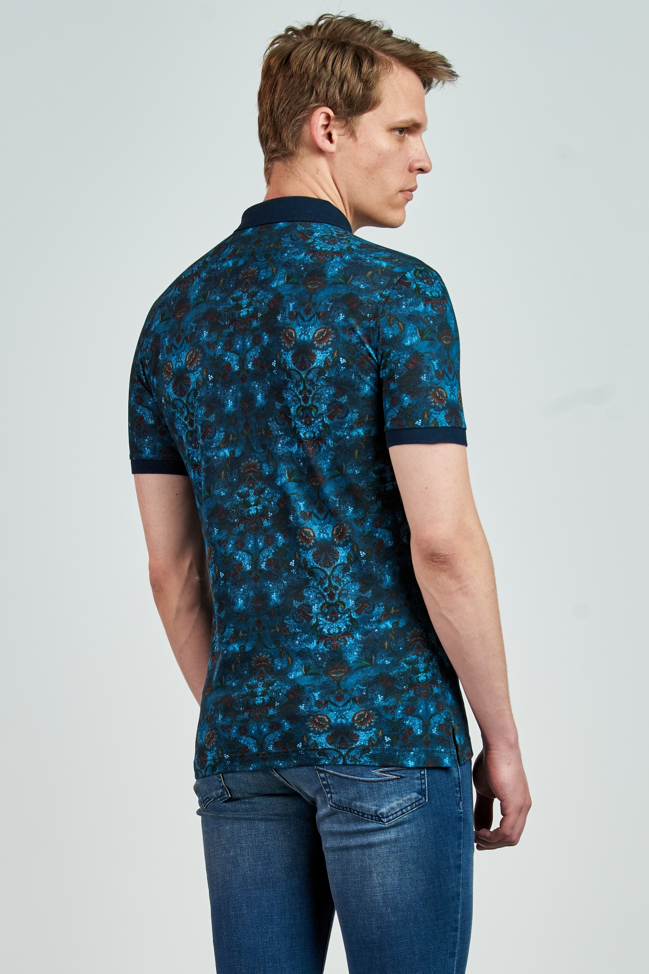 Picture of Giovane G. Designers T-shirt