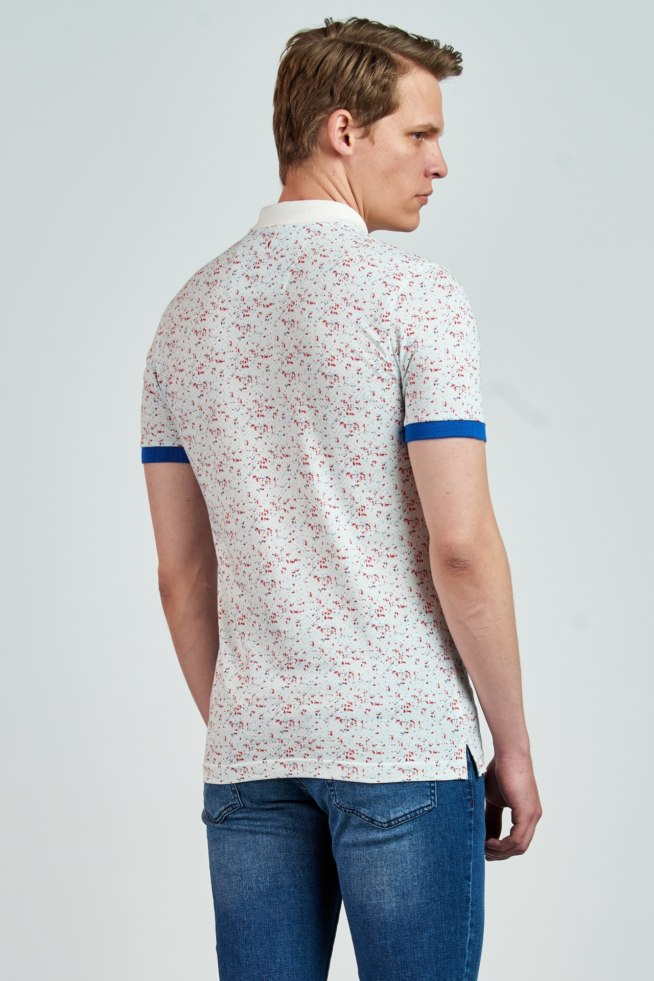 Picture of Giovane G. Designers T-shirt