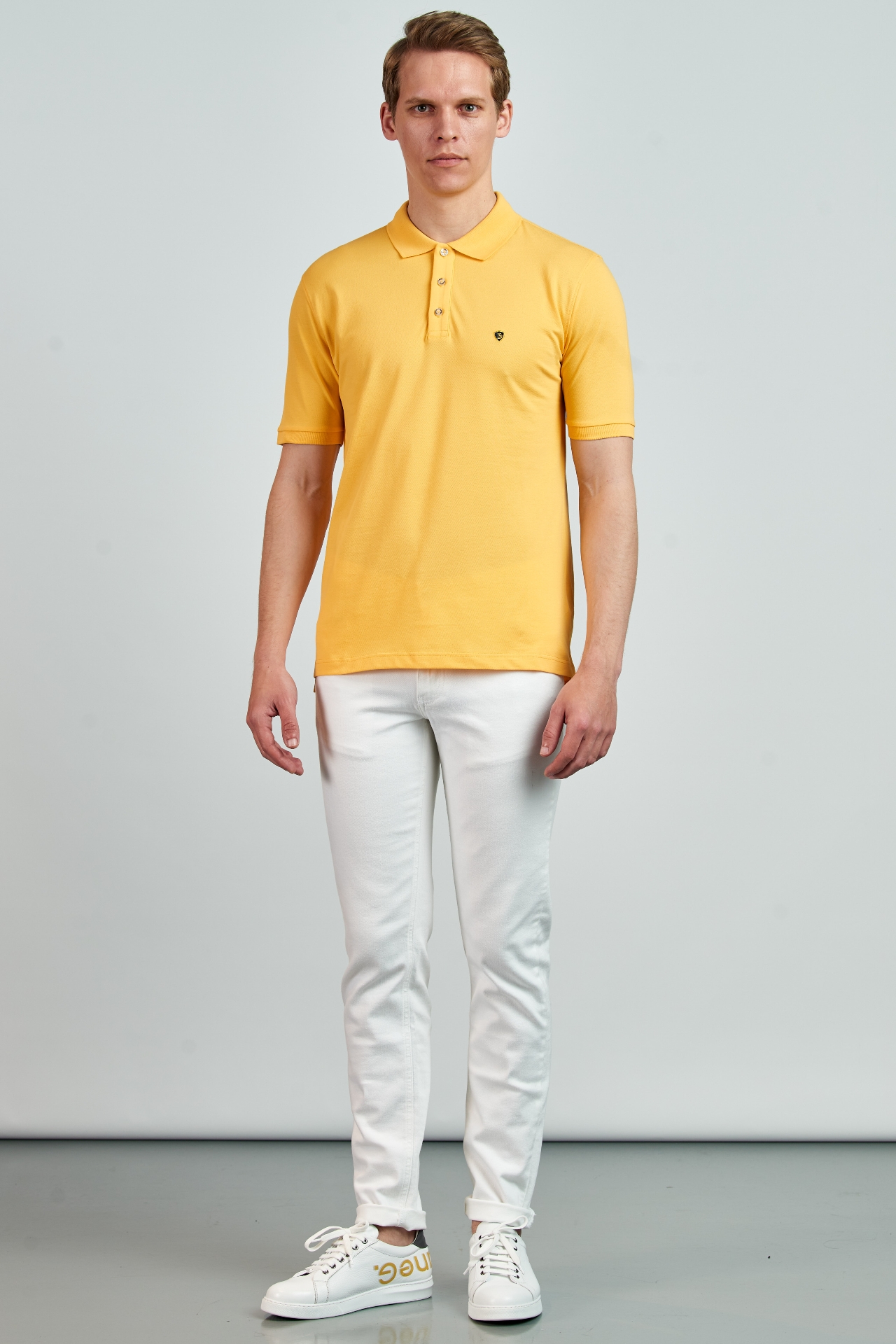 Picture of Giovane G. Designers T-shirt