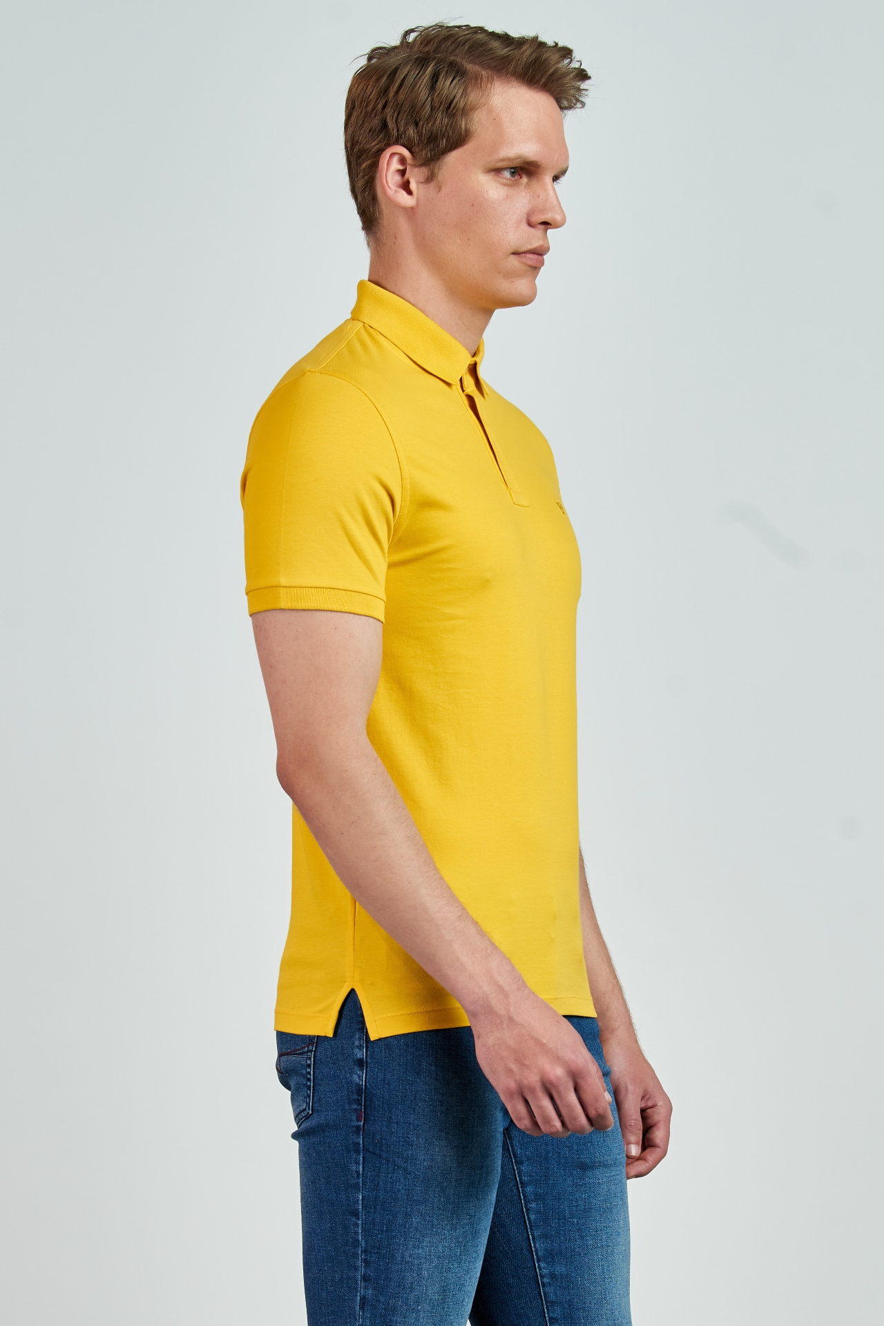 Picture of Giovane G. Designers T-shirt