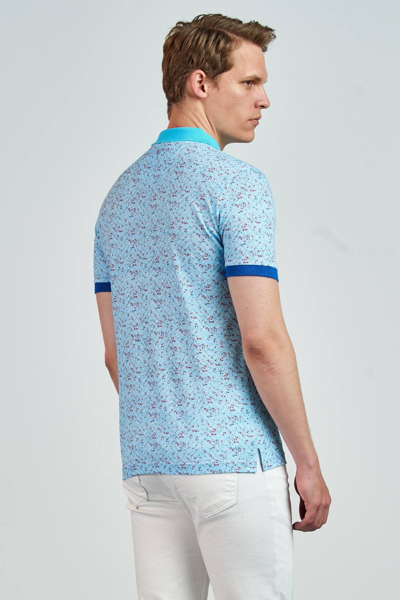 Picture of Giovane G. Designers T-shirt