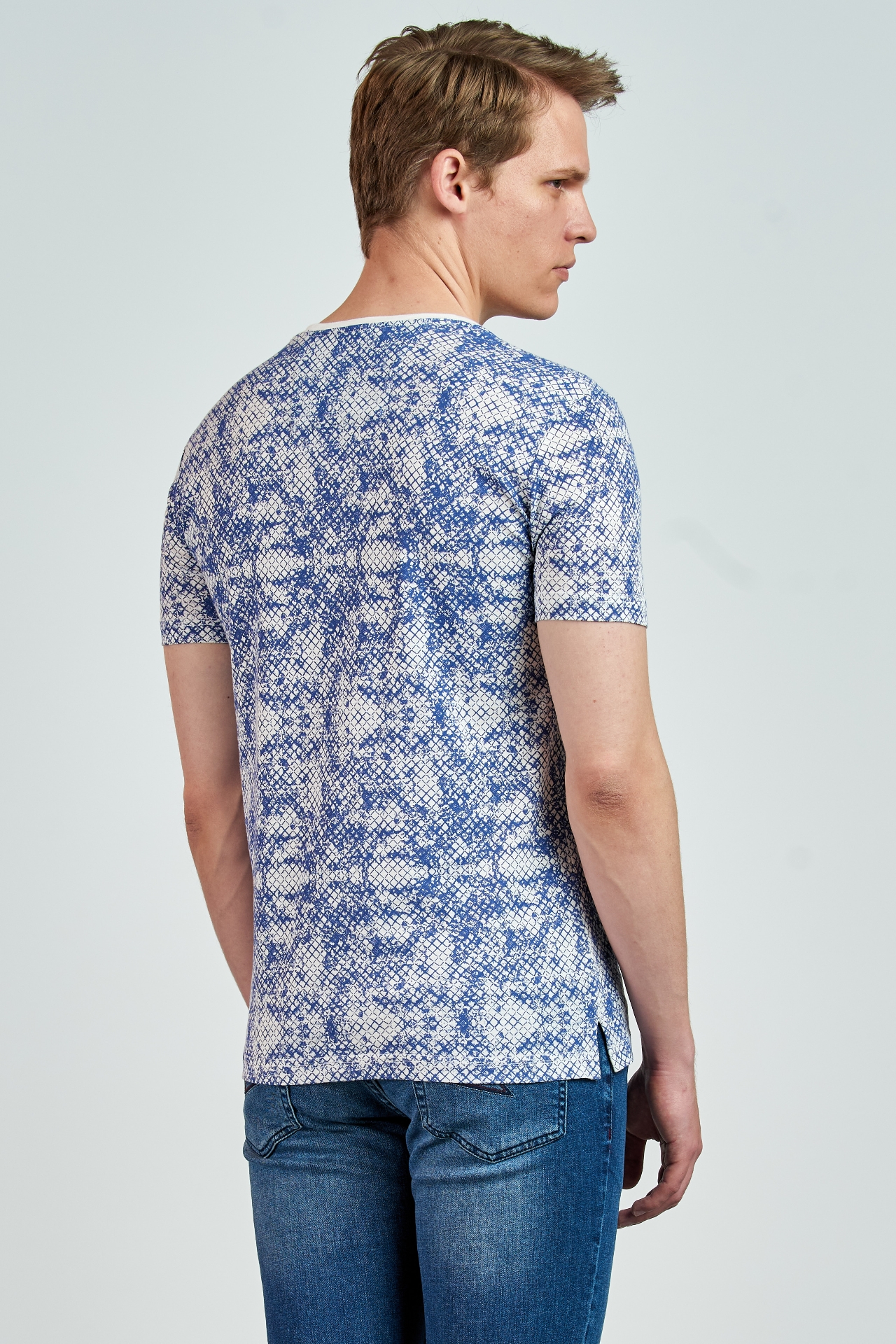Picture of Giovane G. Designers T-shirt