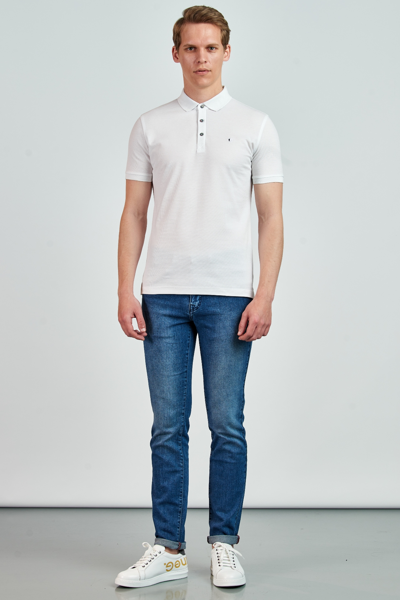 Picture of Giovane G. Designers T-shirt