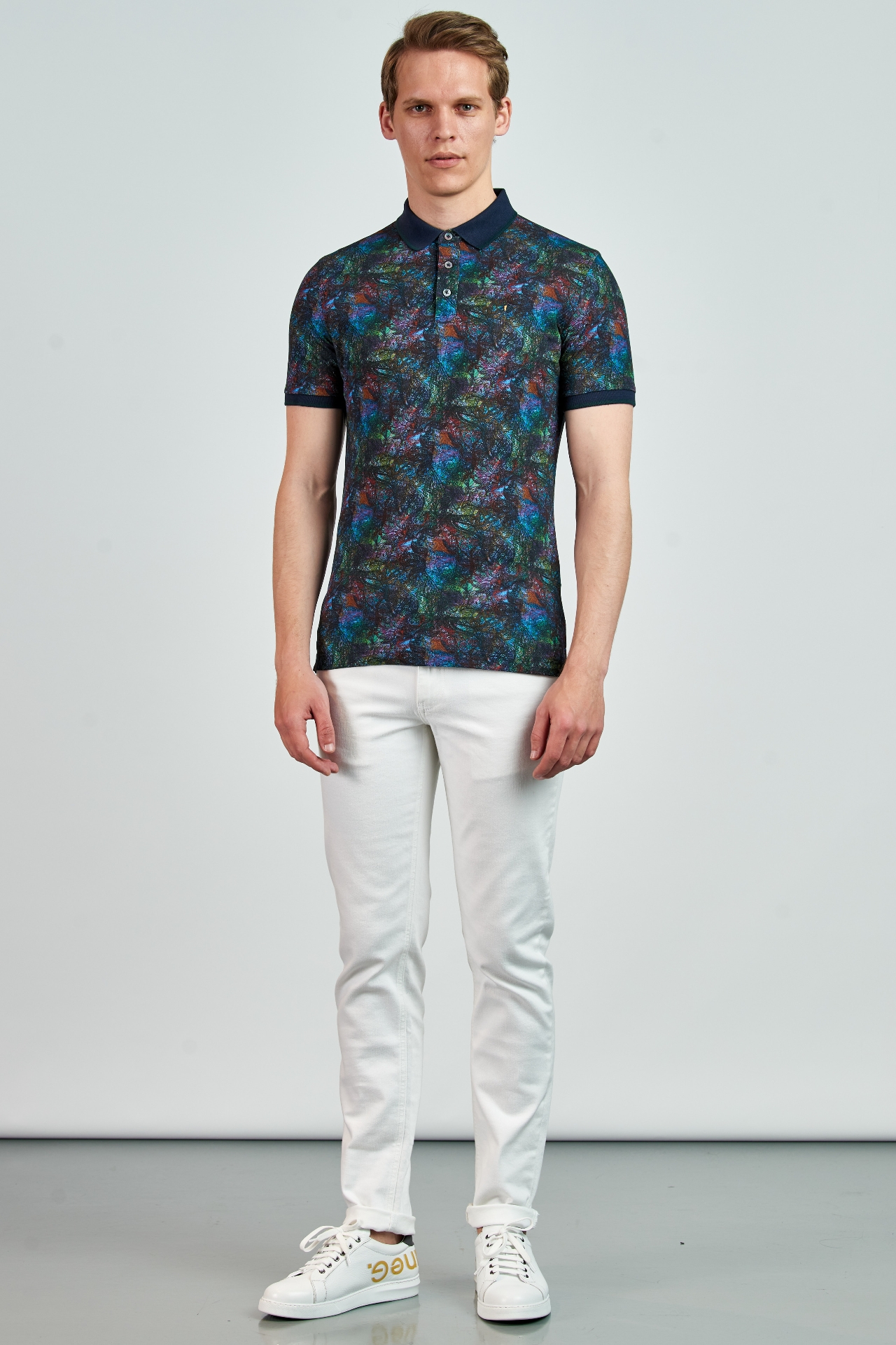 Picture of Giovane G. Designers T-shirt