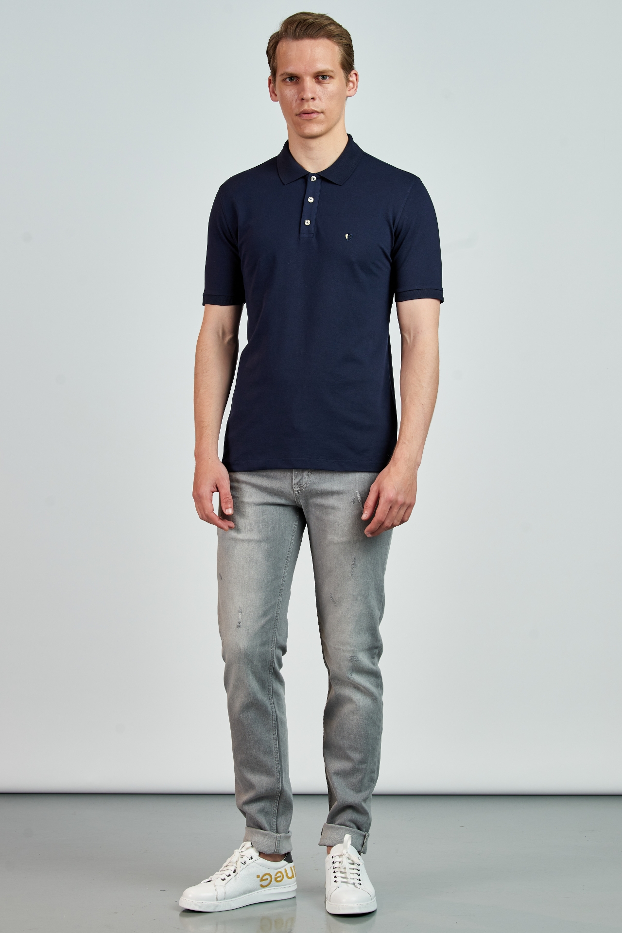 Picture of Giovane G. Designers T-shirt