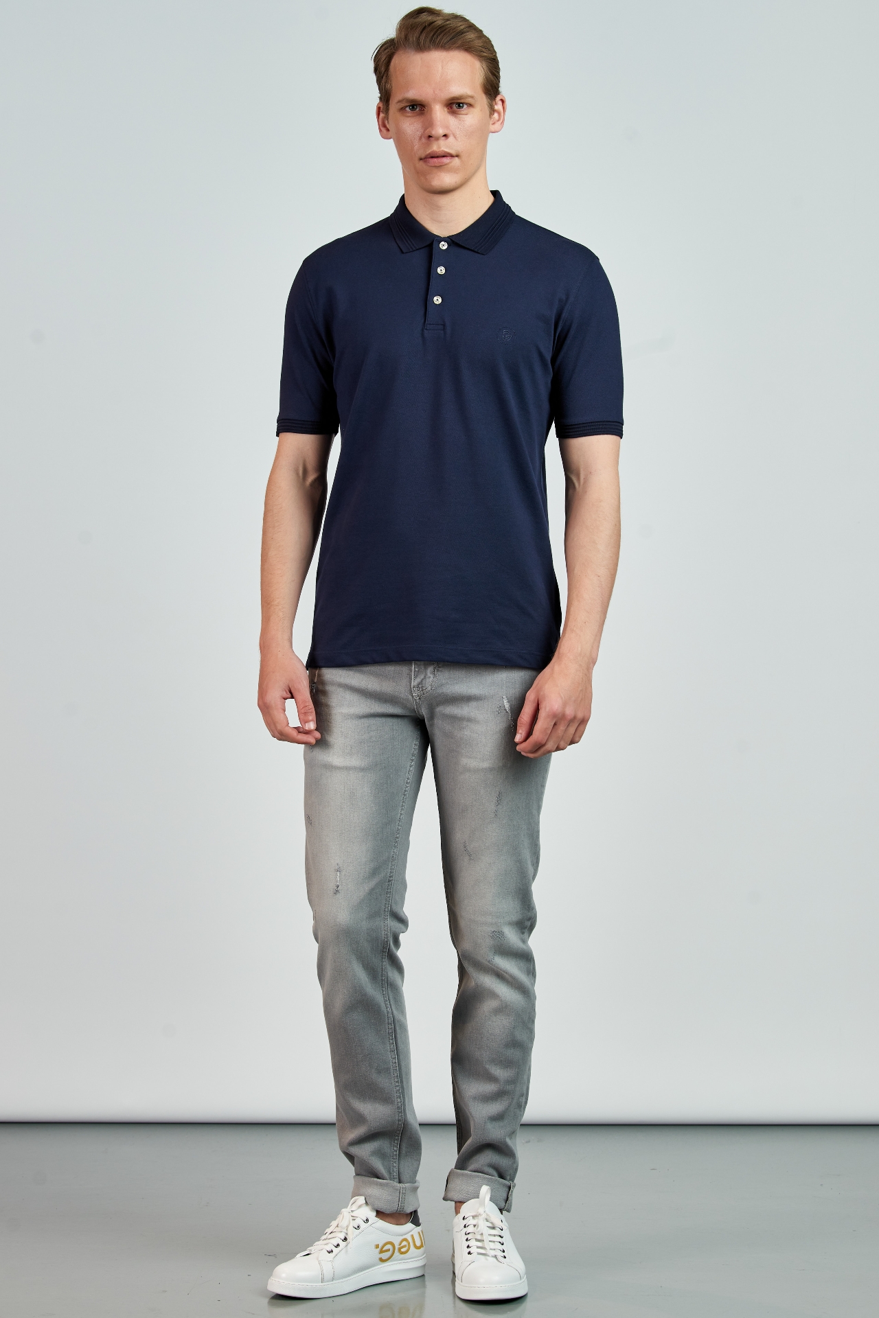 Picture of Giovane G. Designers T-shirt