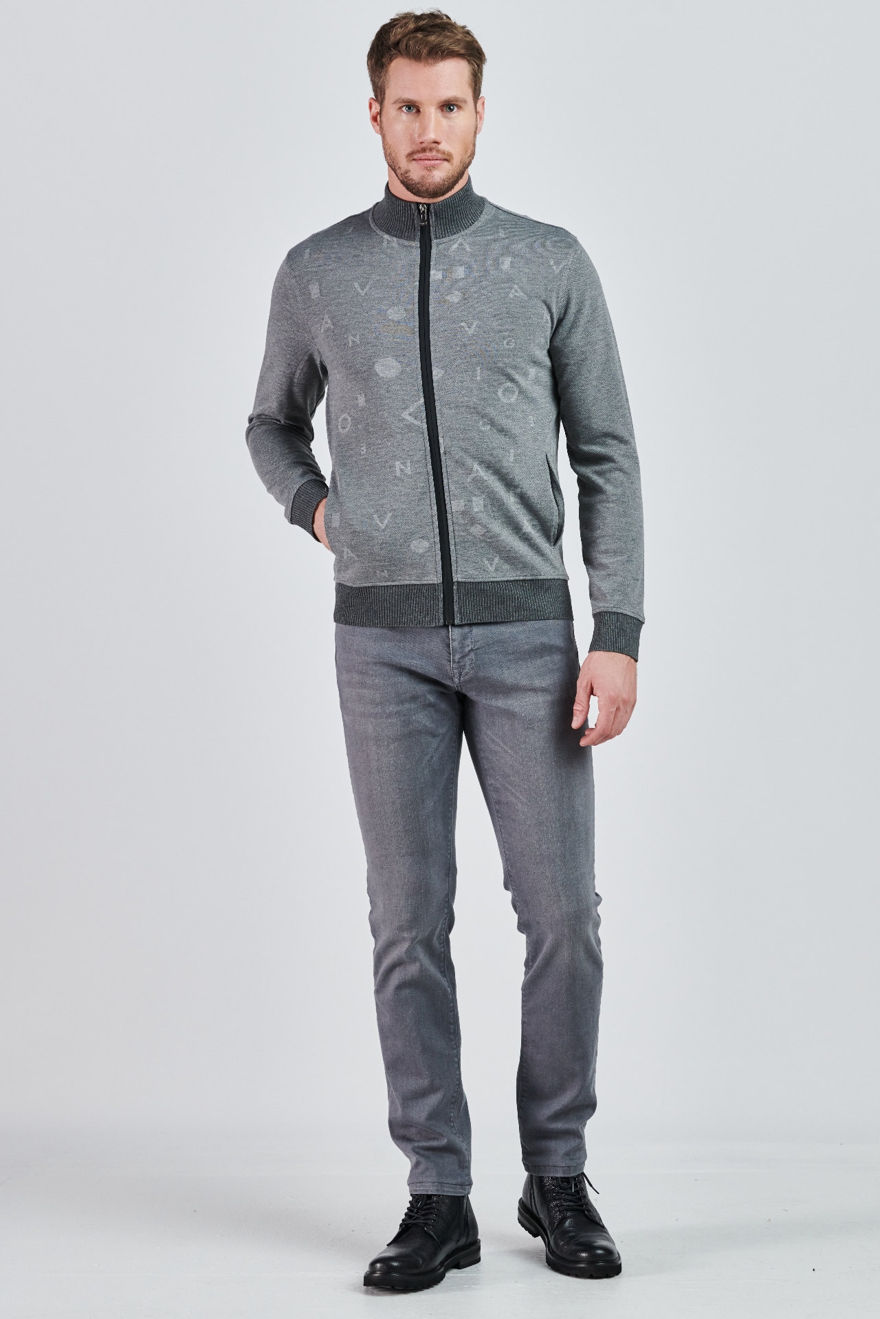 Picture of Giovane G. Designers Tracksuit